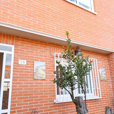 Vut Junto A Playa Fluvial Cabrerizos E Isla Del Soto * Santa Marta de Tormes